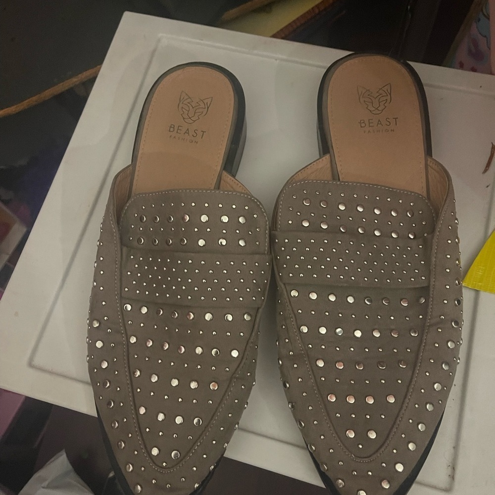 Tame your inner beast with Beast Fashion! Or unleash it! SZ 11 woman’s shoes.